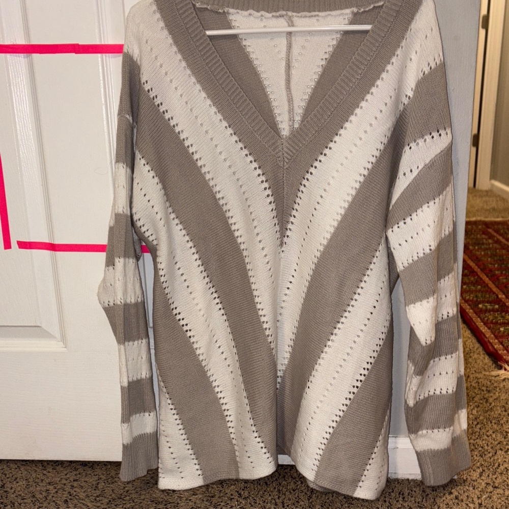 Comfy Fall V-Neck Sweater - gray and white